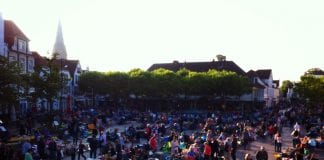 Kinderflohmarkt auf dem Marktplatz (c) LNGN.de