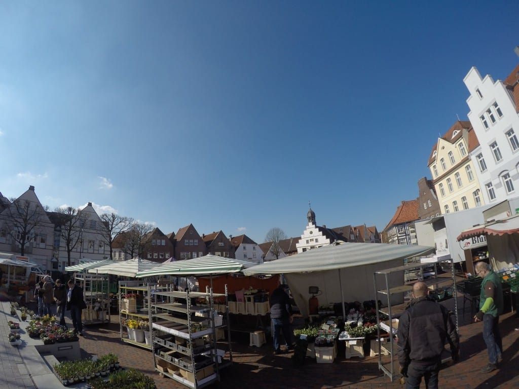 Wochenmarkt und Marktplatz in Lingen © LNGN.de